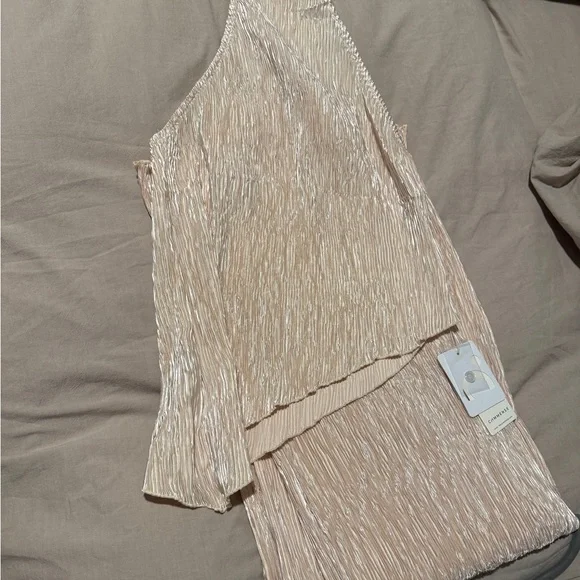 Asymmetric Halter Crop Top With Wide Leg Pants Set - Picture 3 of 3